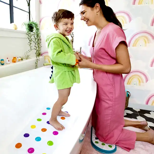 Munchkin Renkli Noktalı Kaymaz Çocuk Banyo Matı