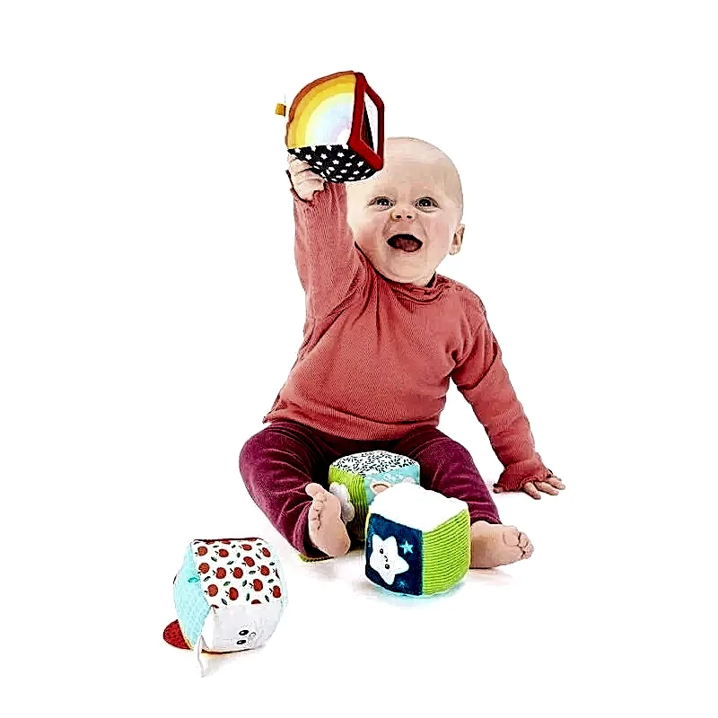 Sophie la Girafe Multi'activities +4lü Küp Oyuncak STD